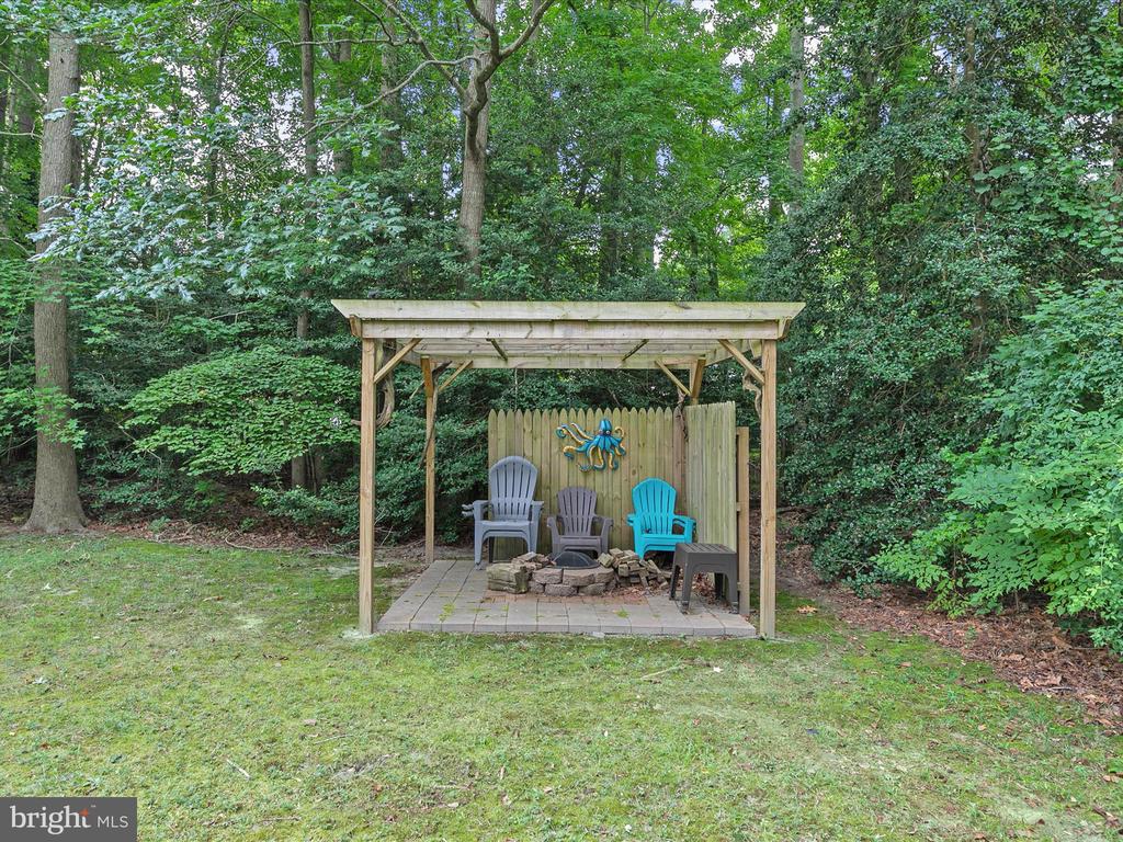 3 Alderleaf Dr