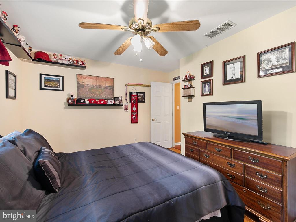 3 Alderleaf Dr