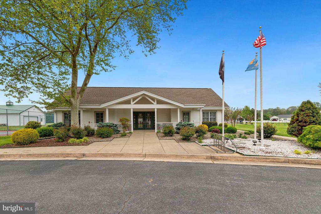 3 Alderleaf Dr