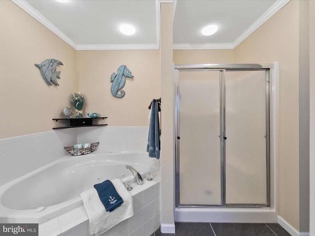 3 Alderleaf Dr