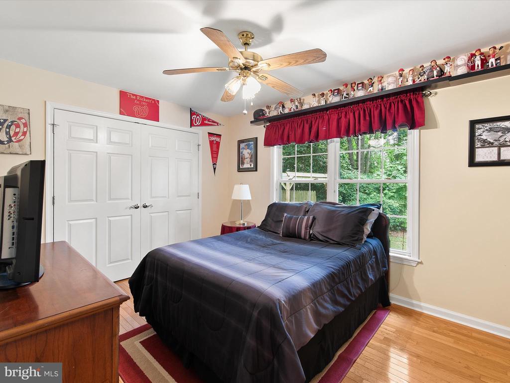 3 Alderleaf Dr