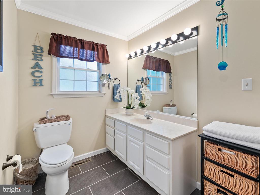 3 Alderleaf Dr