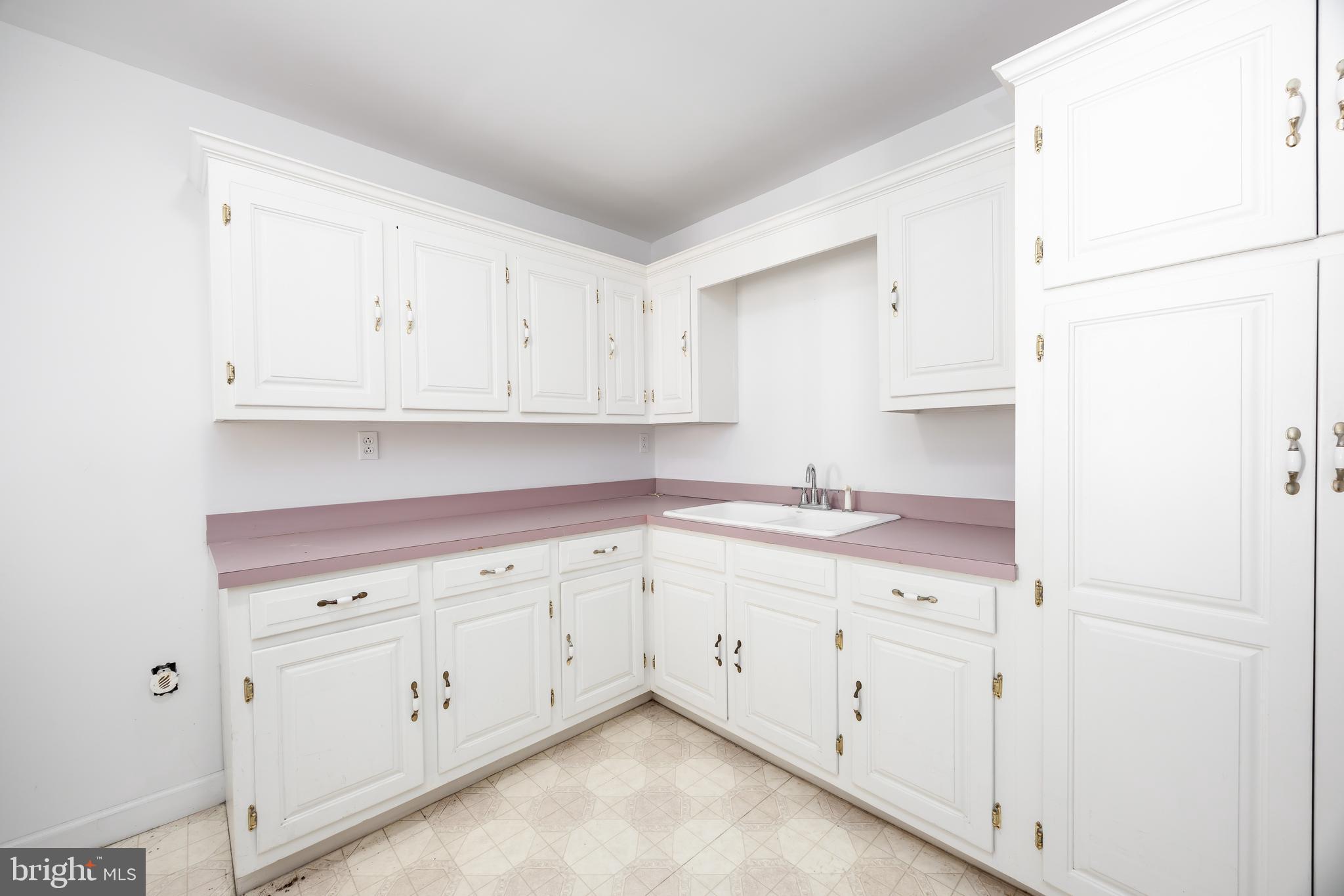 4421 BEECHWOOD PLACE