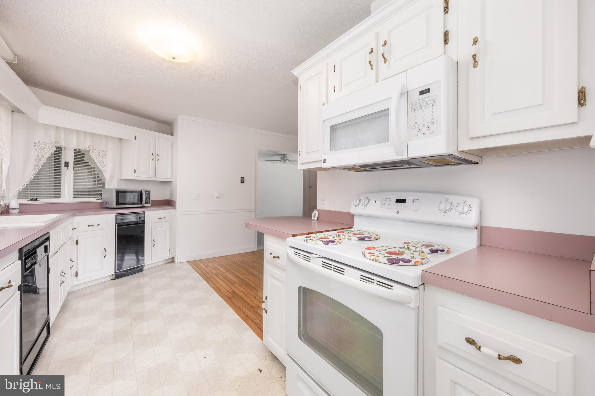 4421 BEECHWOOD PLACE