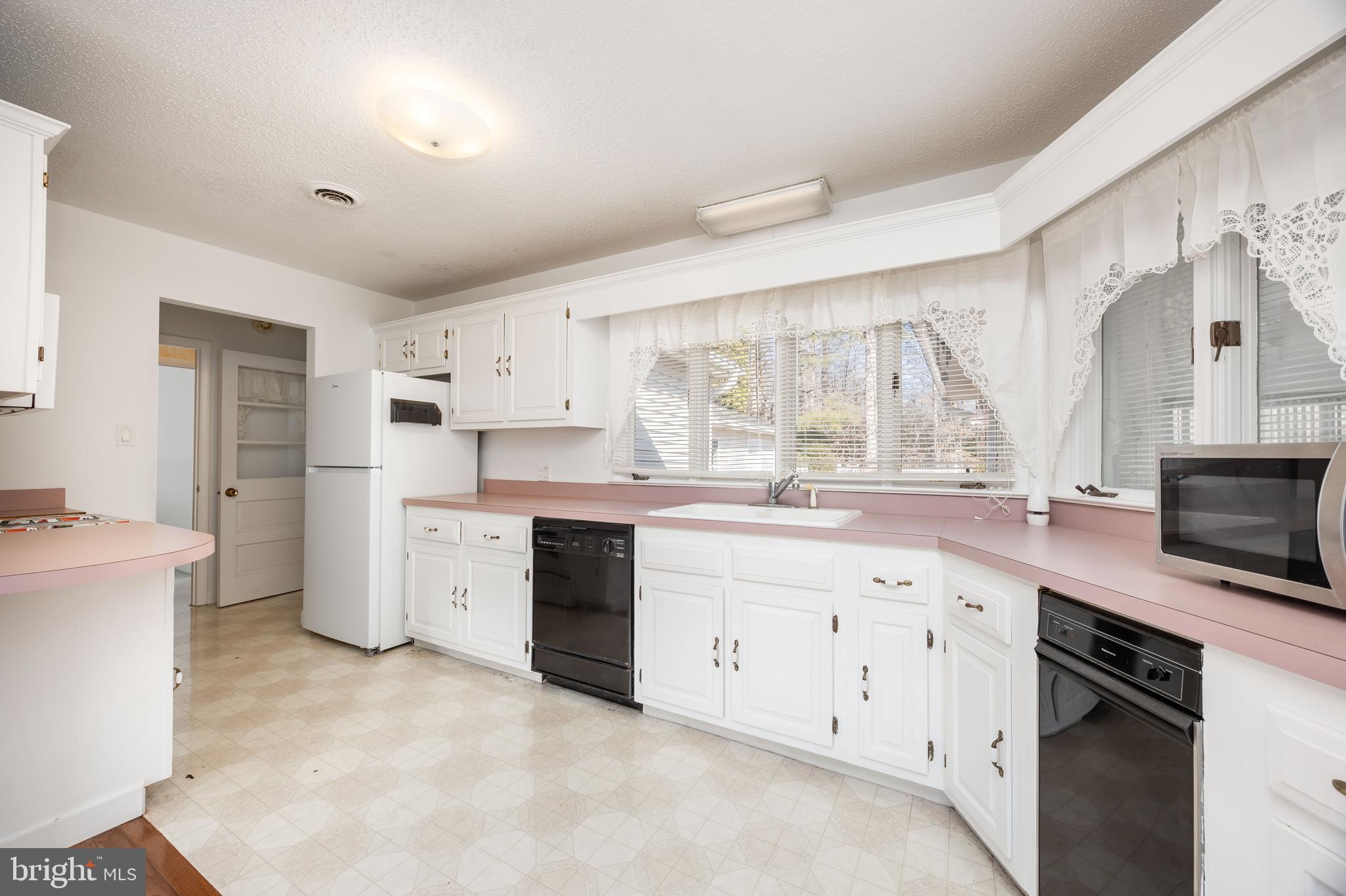 4421 BEECHWOOD PLACE