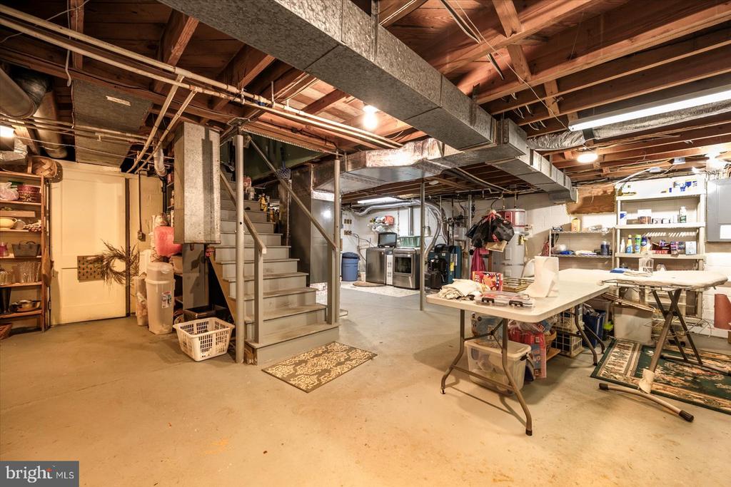921 RIVERSIDE DRIVE
