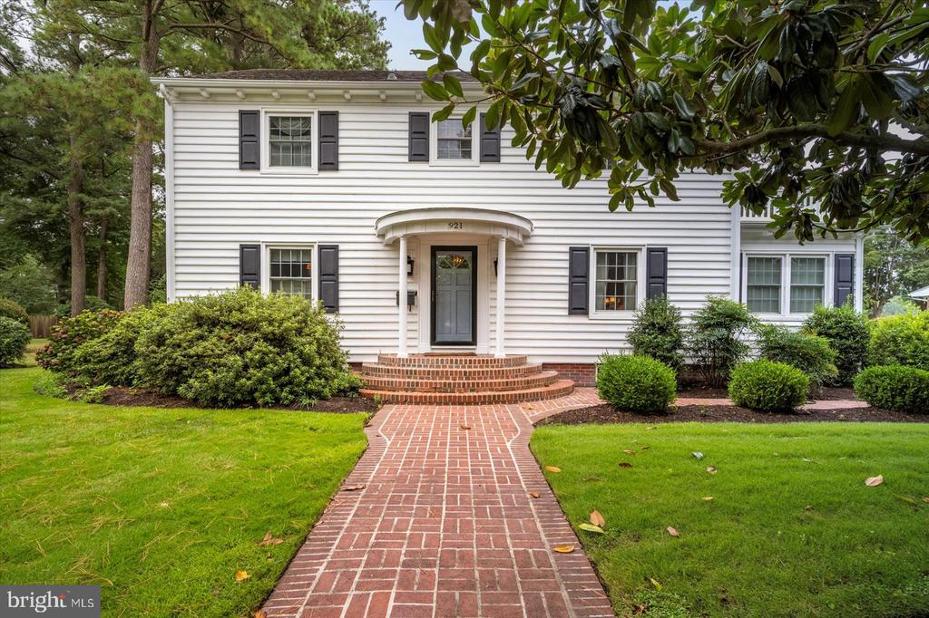 921 RIVERSIDE DRIVE