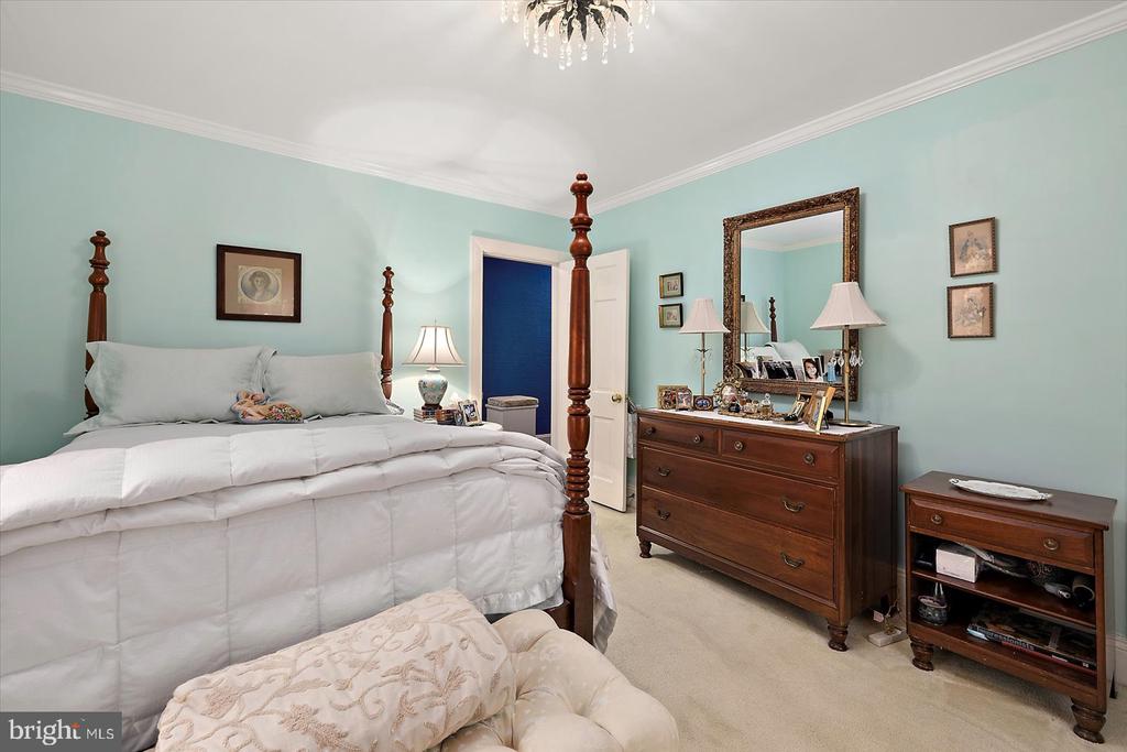 921 RIVERSIDE DRIVE