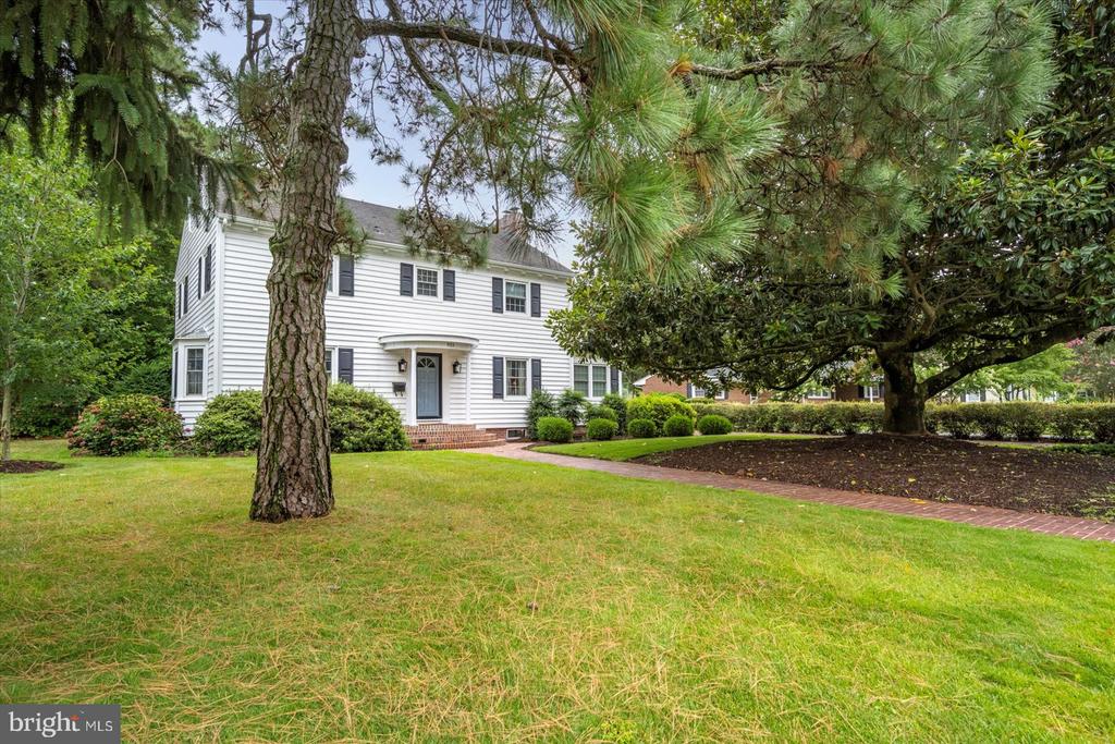 921 RIVERSIDE DRIVE
