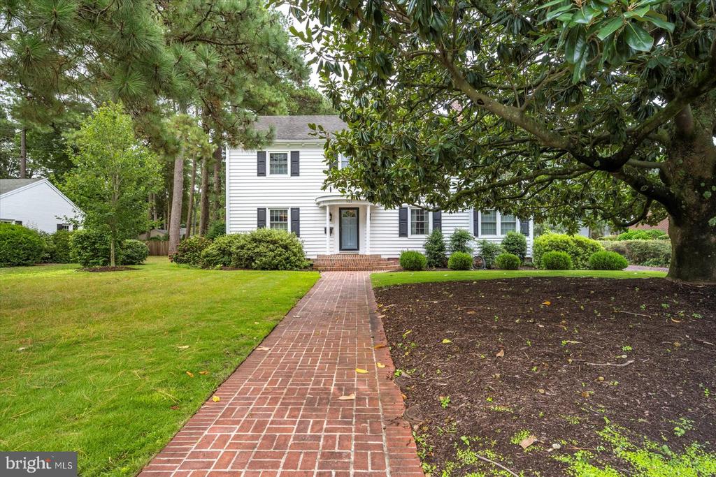921 RIVERSIDE DRIVE