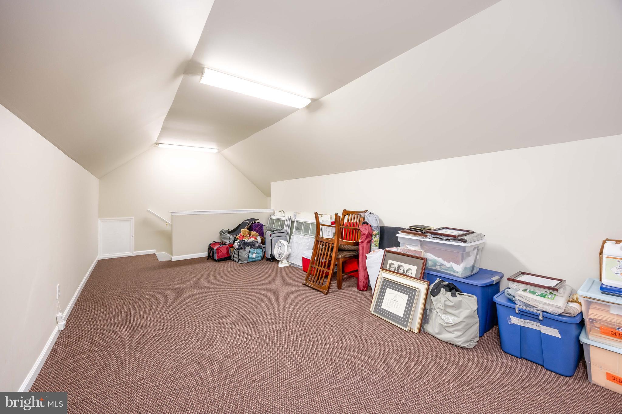 7814 BROADLEAF DRIVE