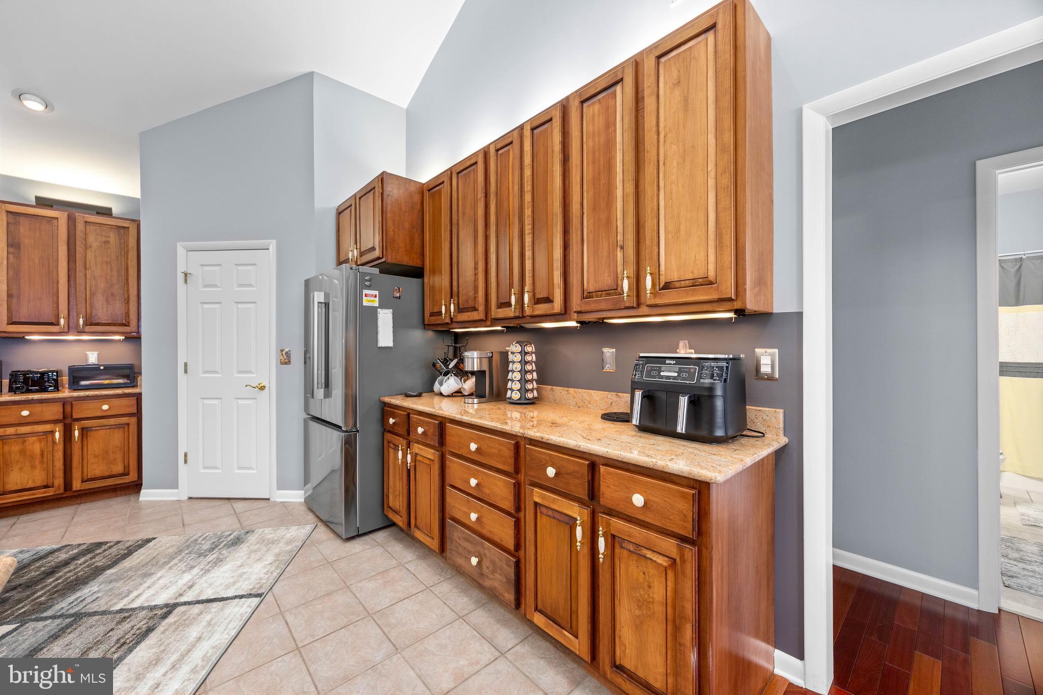 7814 BROADLEAF DRIVE