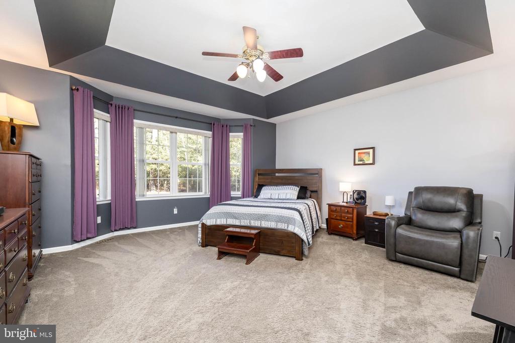 7814 BROADLEAF DRIVE