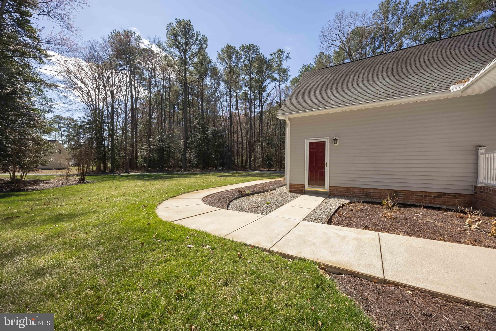 7814 BROADLEAF DRIVE