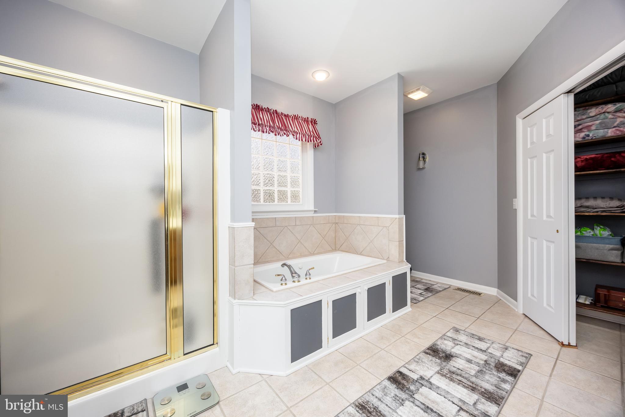 7814 BROADLEAF DRIVE