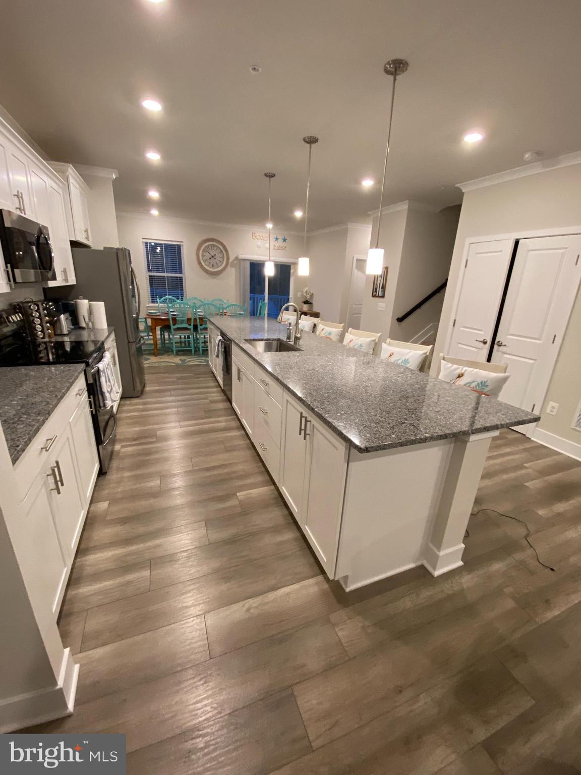 12452 Sea Oaks Ln #4