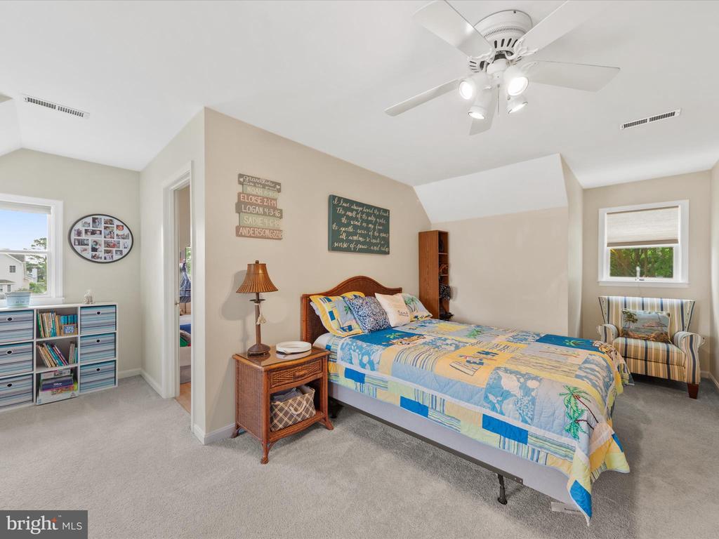 2 Crab Cay Ct