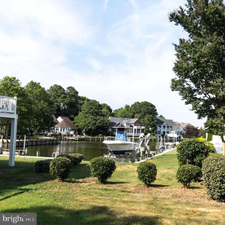 2 Crab Cay Ct