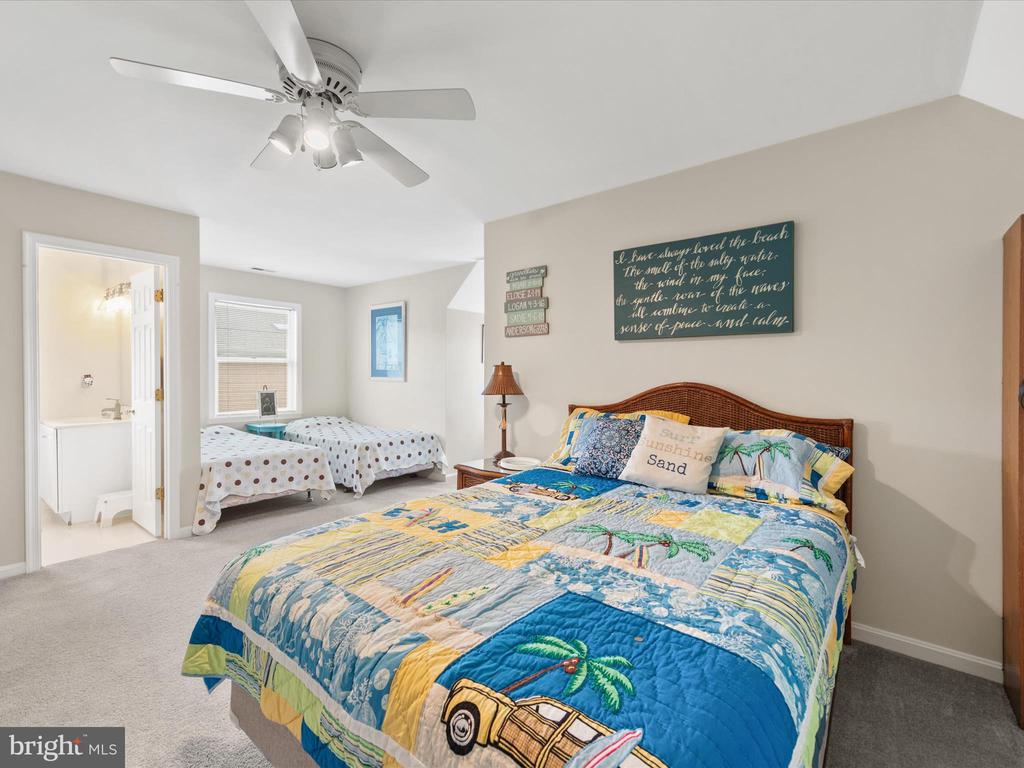 2 Crab Cay Ct