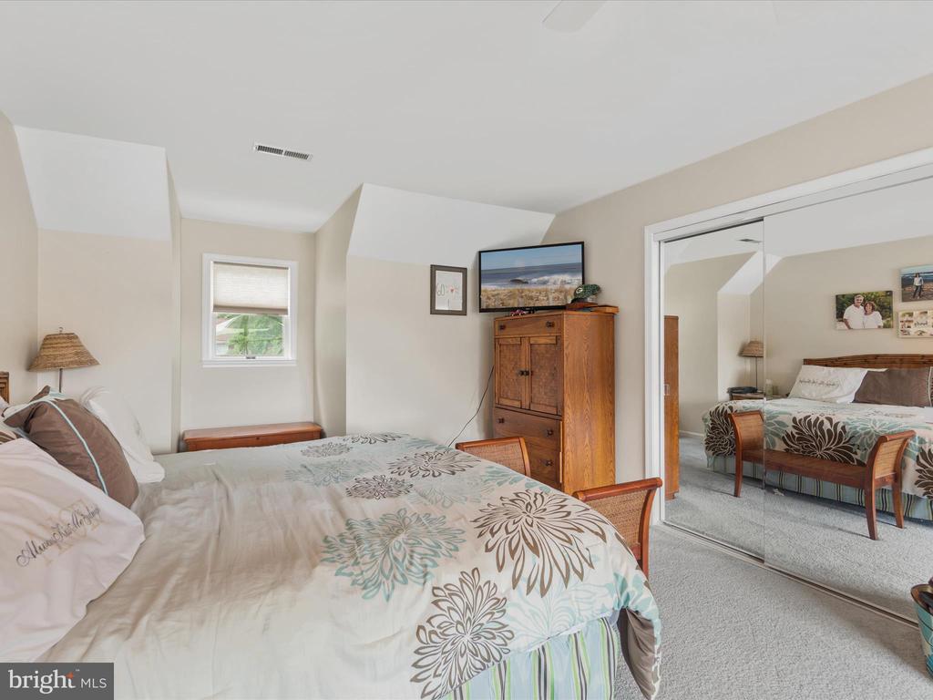 2 Crab Cay Ct