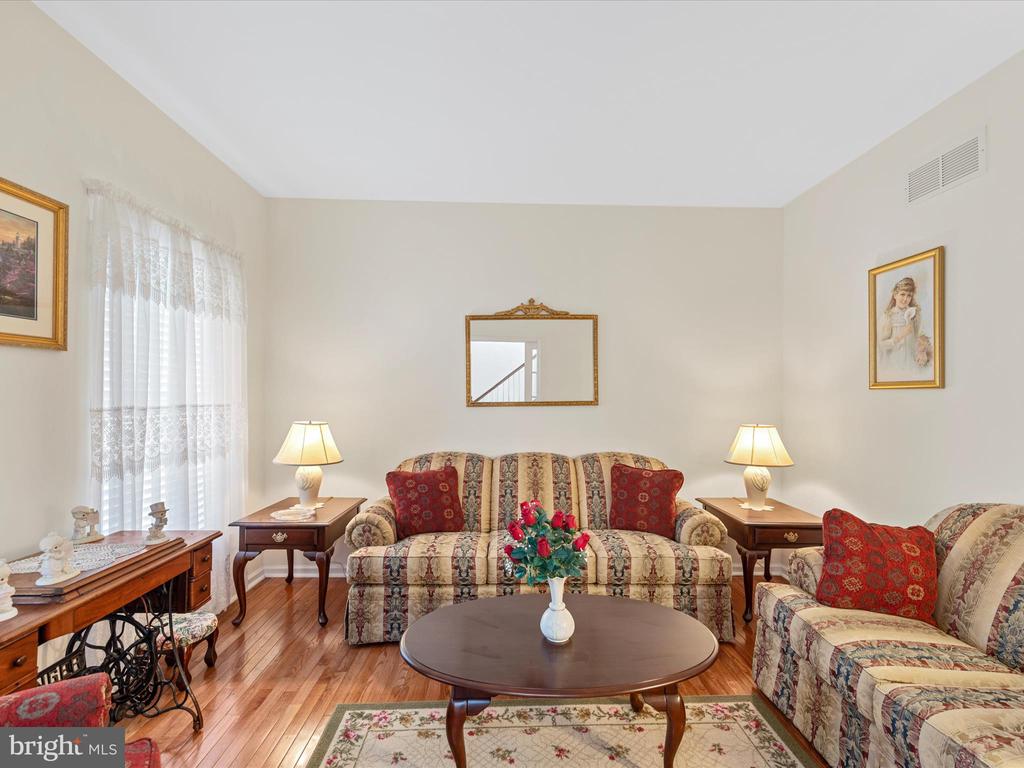 102 Ann Ct
