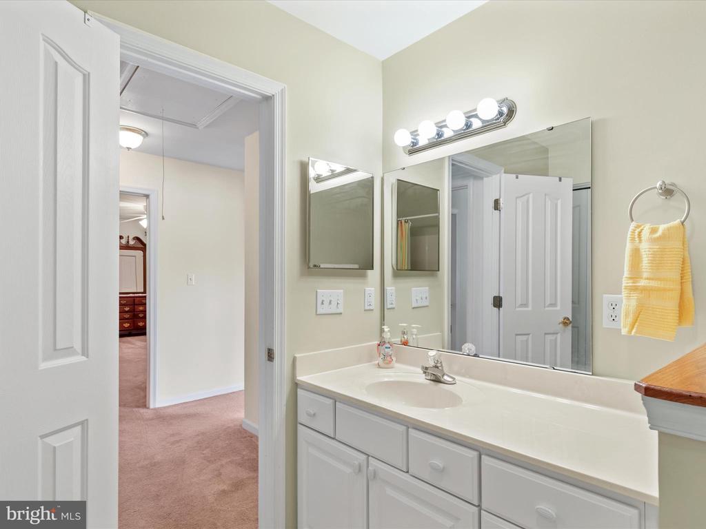 102 Ann Ct