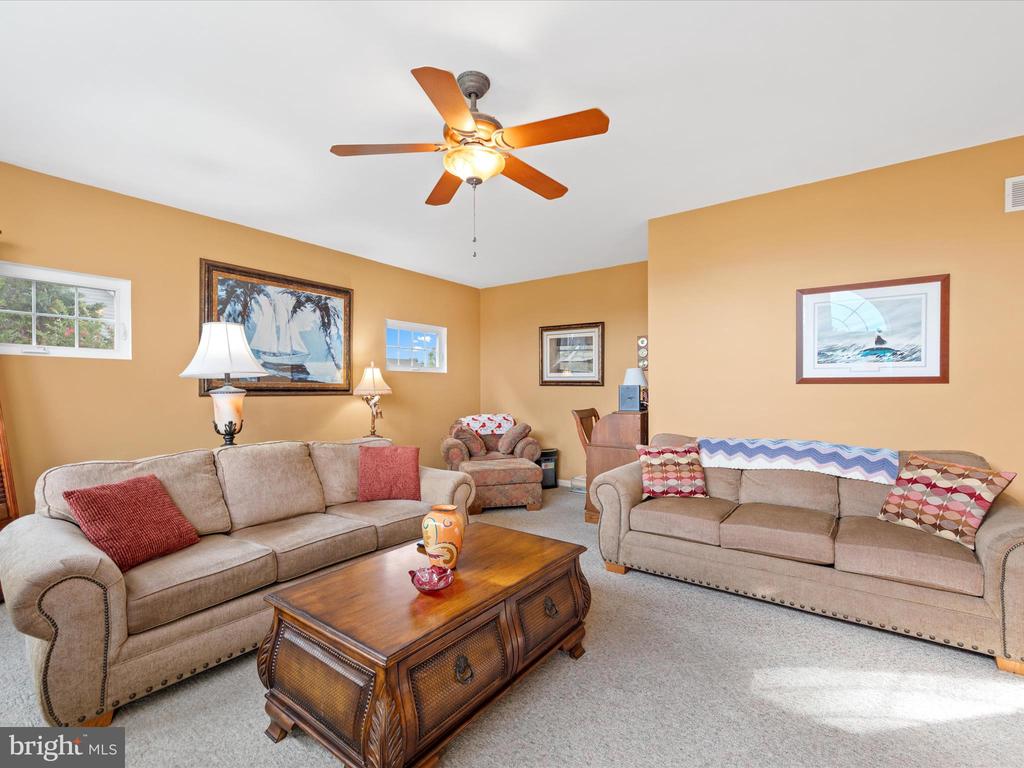 102 Ann Ct