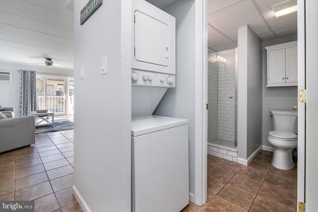 6 42nd St #203