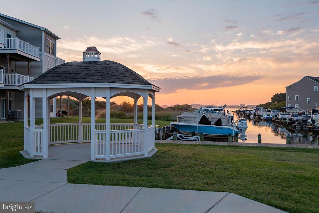 12904 Sand Bar Ln #6 & Boatslip M4