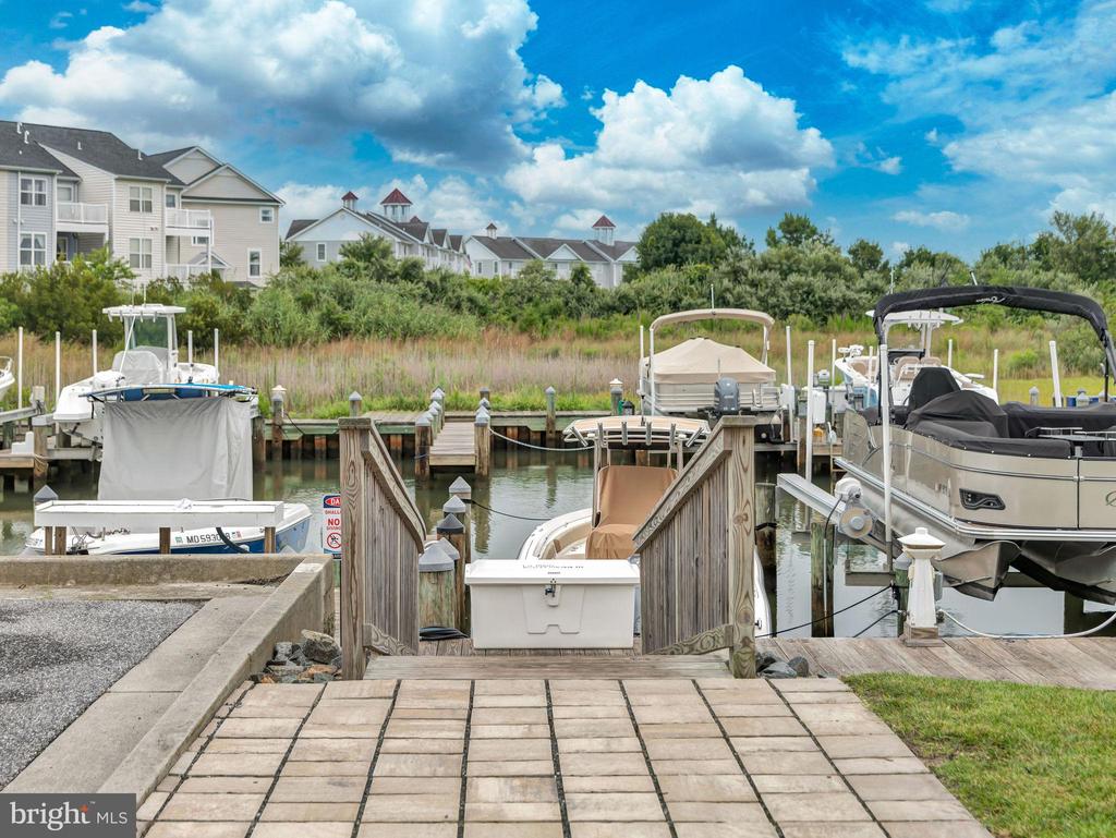 12904 Sand Bar Ln #6 & Boatslip M4