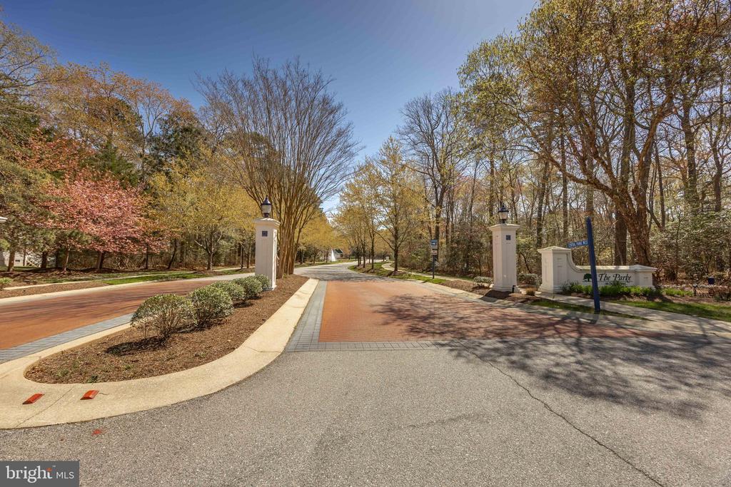 58 Chatham Ct