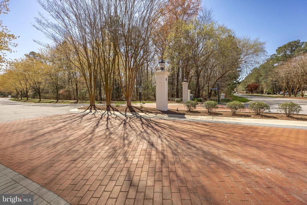 58 Chatham Ct