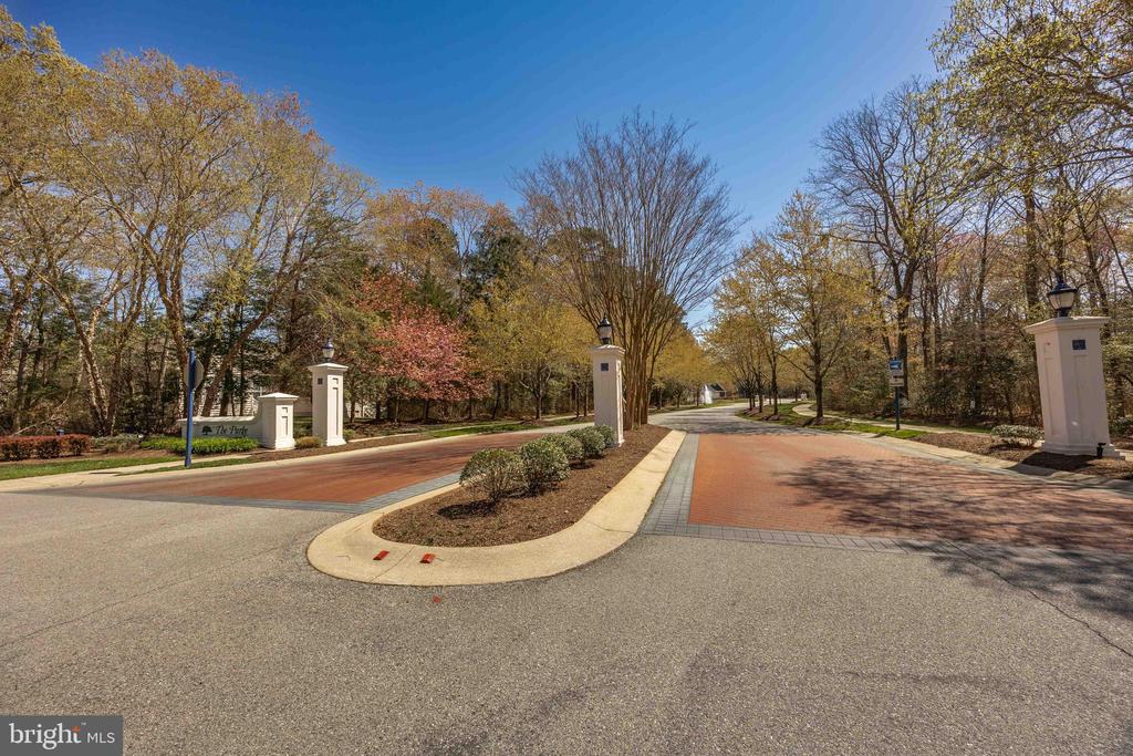 58 Chatham Ct