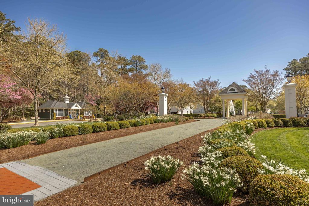 58 Chatham Ct