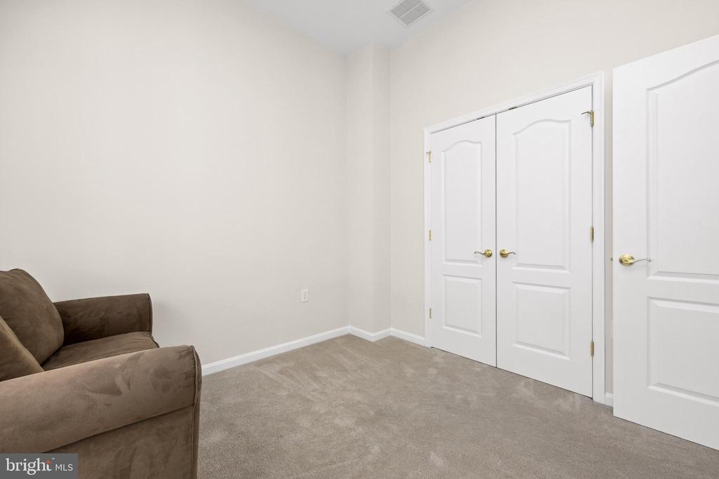 58 Chatham Ct