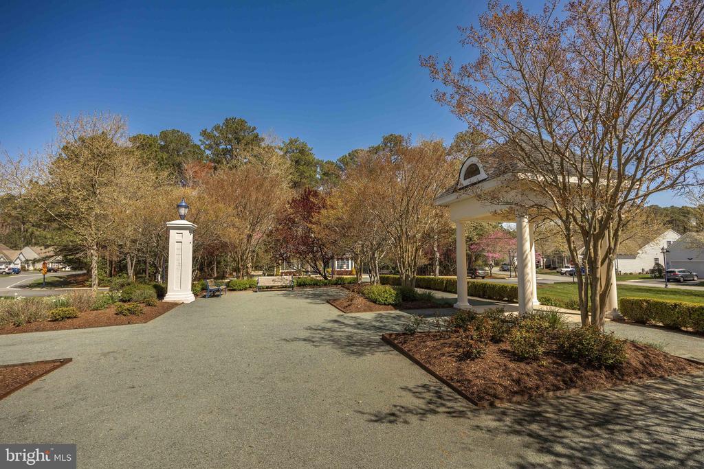 58 Chatham Ct