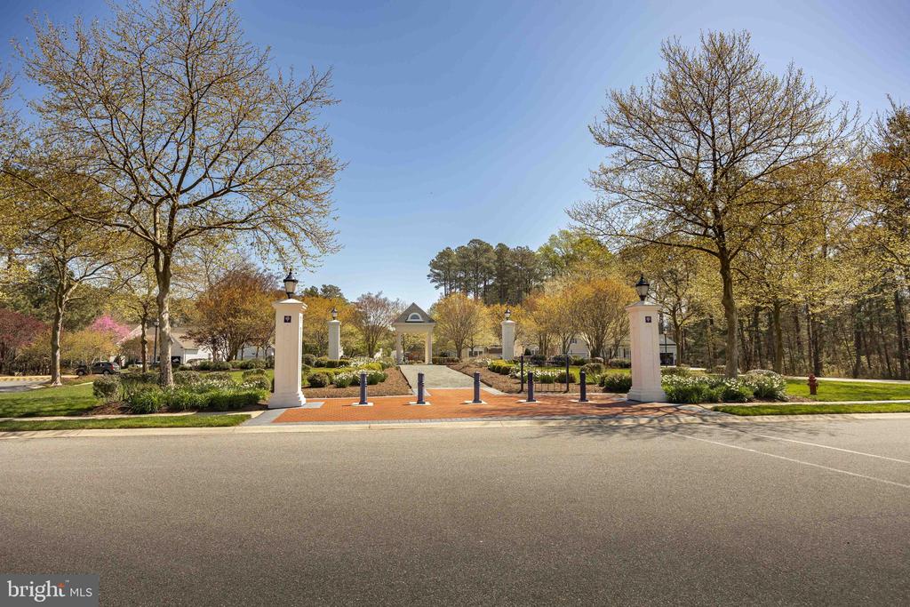 58 Chatham Ct