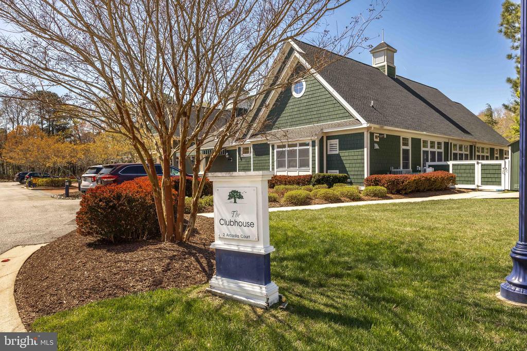 58 Chatham Ct