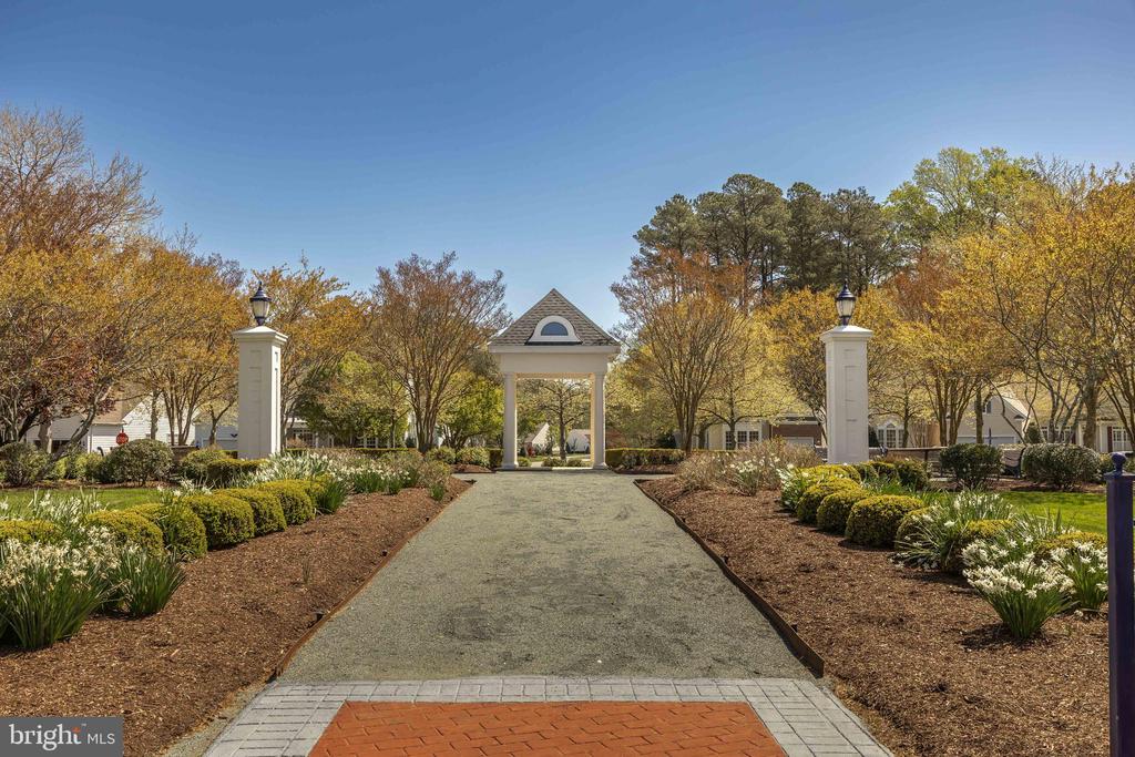 58 Chatham Ct