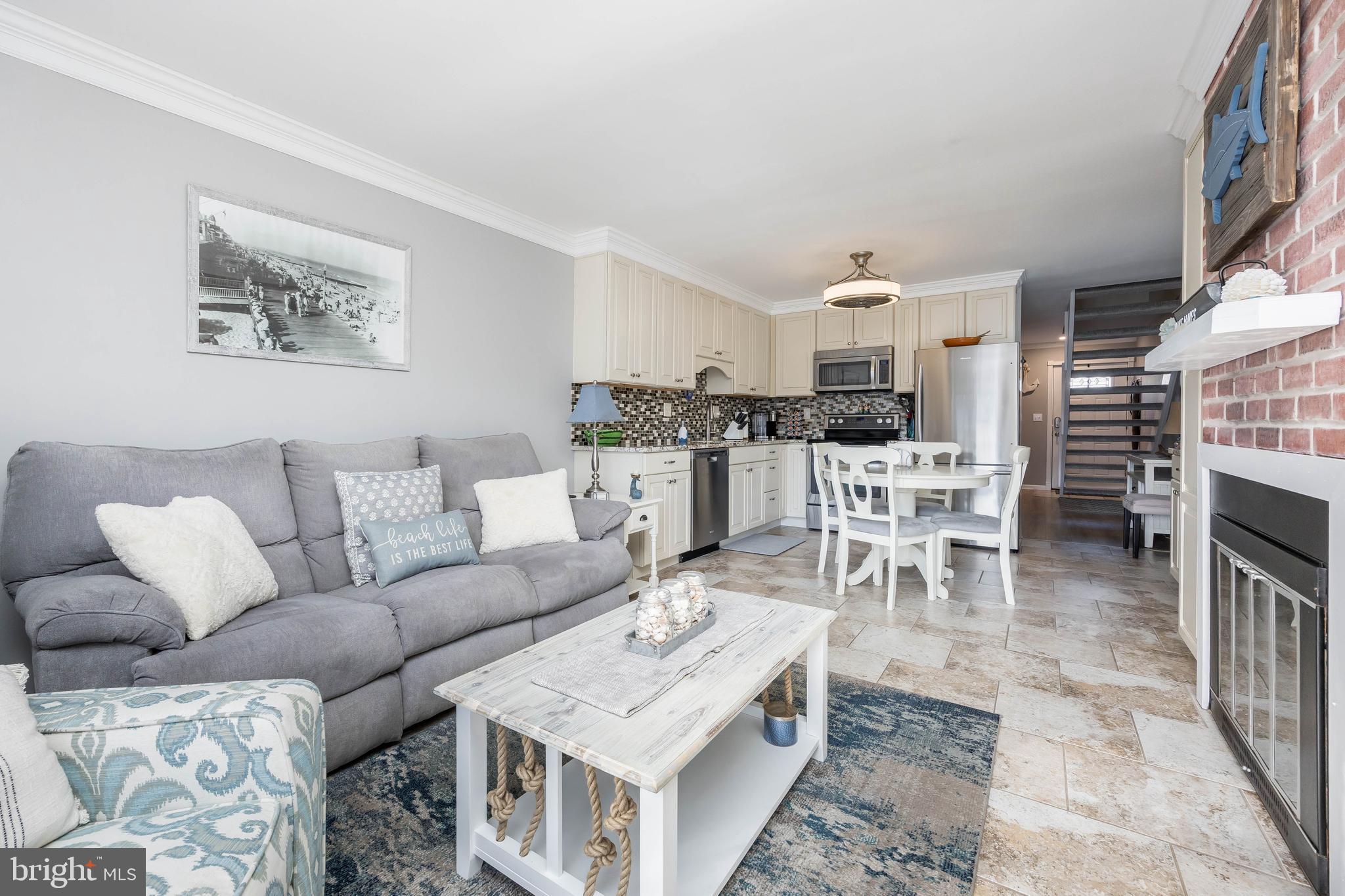 131 Newport Bay Dr #1