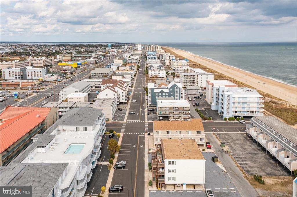 12102 ASSAWOMAN DRIVE 207B SEA LOFT