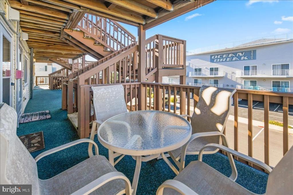 12102 ASSAWOMAN DRIVE 207B SEA LOFT