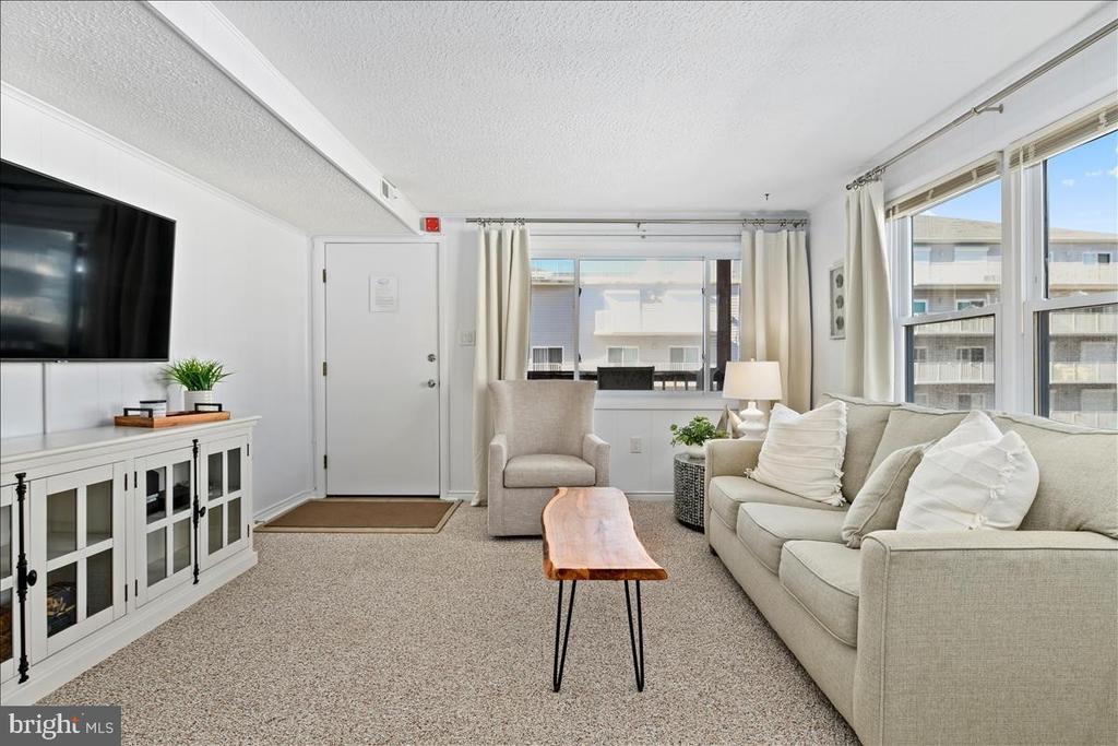 12102 ASSAWOMAN DRIVE 207B SEA LOFT