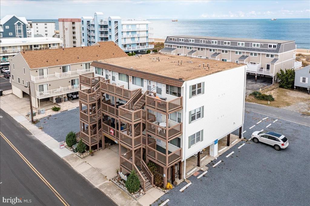 12102 ASSAWOMAN DRIVE 207B SEA LOFT
