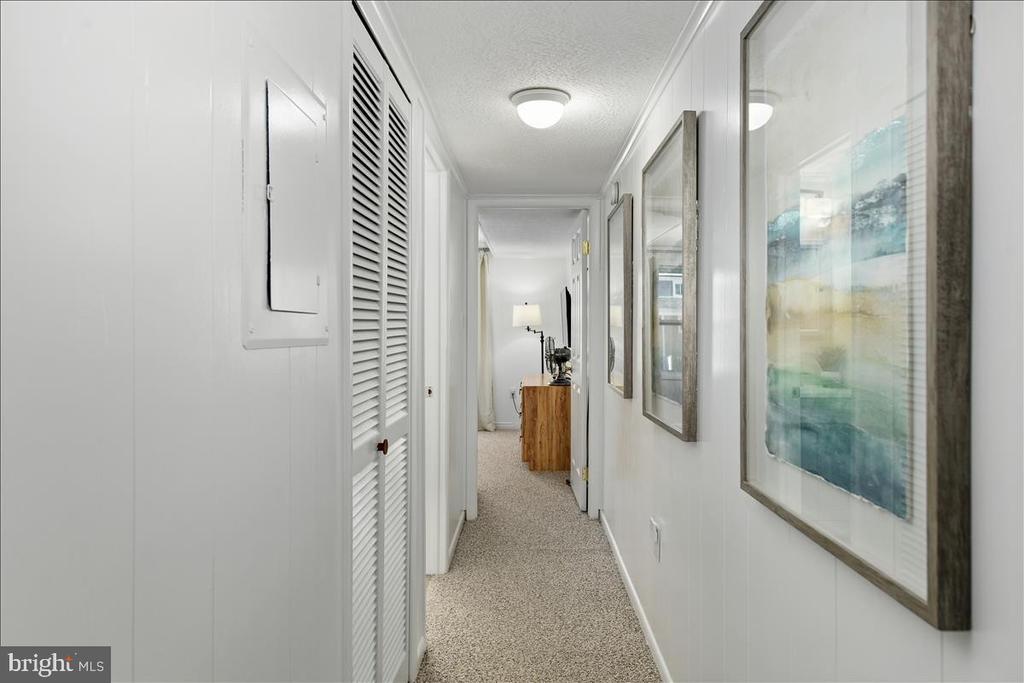 12102 ASSAWOMAN DRIVE 207B SEA LOFT