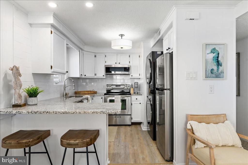 12102 ASSAWOMAN DRIVE 207B SEA LOFT