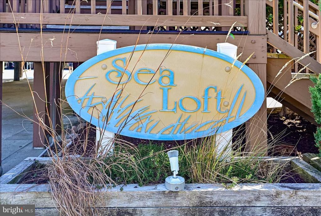 12102 ASSAWOMAN DRIVE 207B SEA LOFT