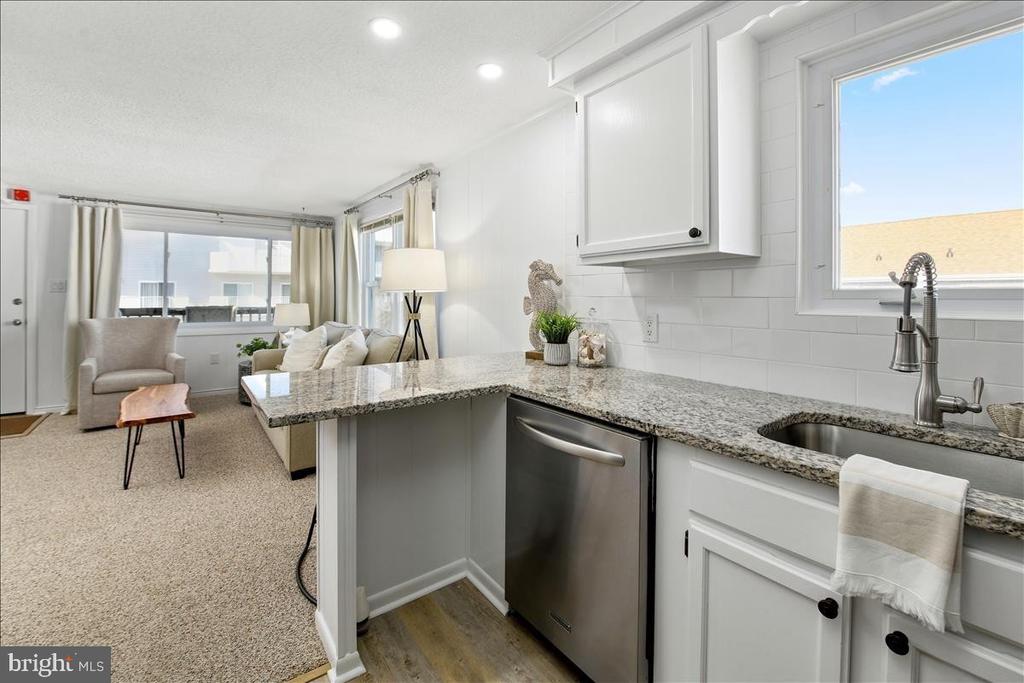 12102 ASSAWOMAN DRIVE 207B SEA LOFT