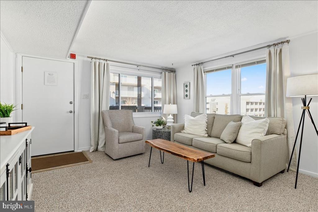 12102 ASSAWOMAN DRIVE 207B SEA LOFT