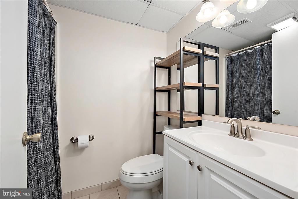 9 37TH STREET 301